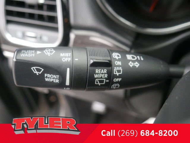 Used 2019 Jeep Grand Cherokee Overland AWD/4WD image 25