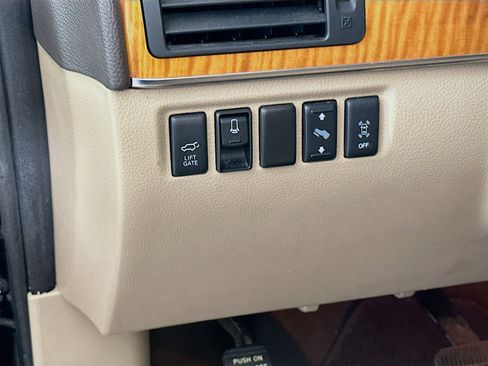 Used 2015 Nissan Armada Platinum w/ Platinum Reserve Package image 17