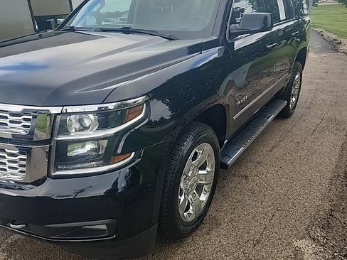 Used 2017 Chevrolet Tahoe LT w/ LT Signature Package AWD/4WD image 2