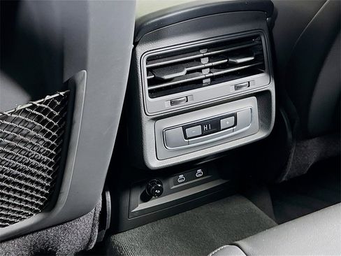 Used 2025 Audi Q7 3.0T Premium Plus image 26