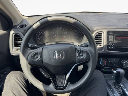 Used 2020 Honda HR-V LX image 9