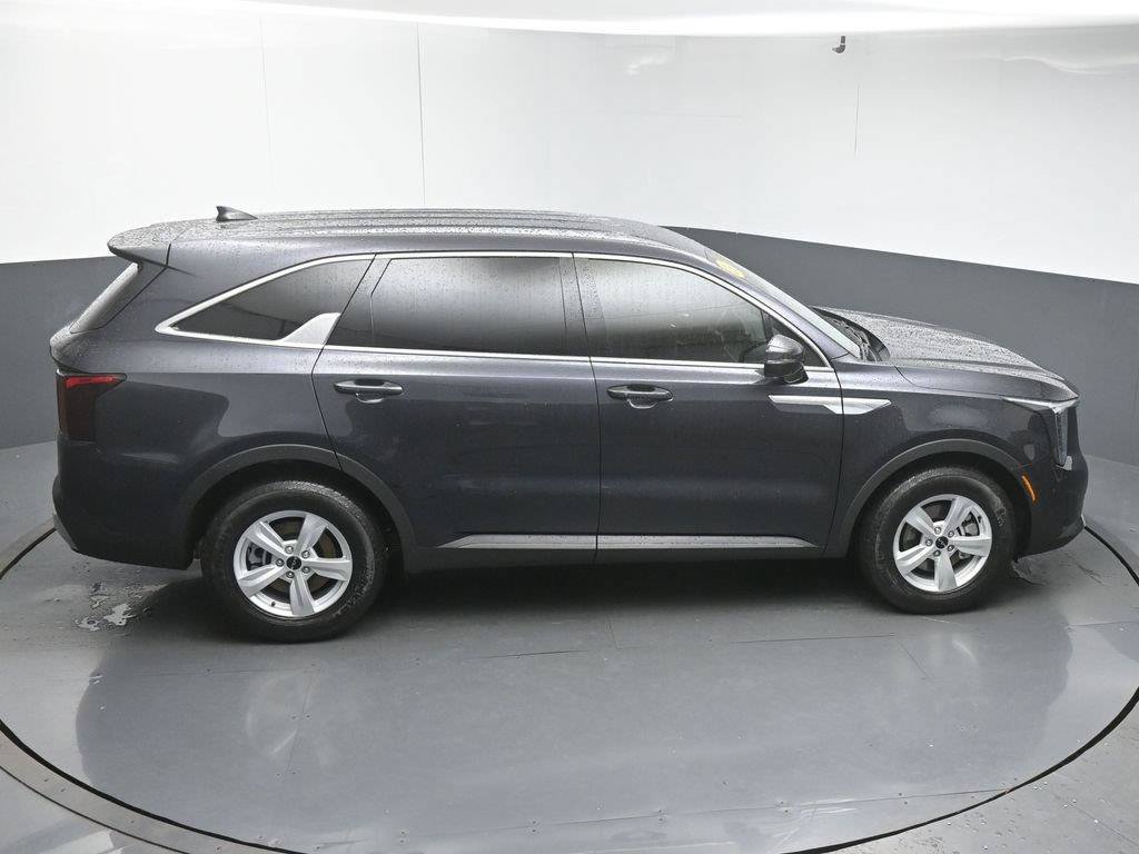 Used 2026 Kia Sorento LX FWD image 48