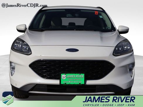 Used 2020 Ford Escape Titanium image 7