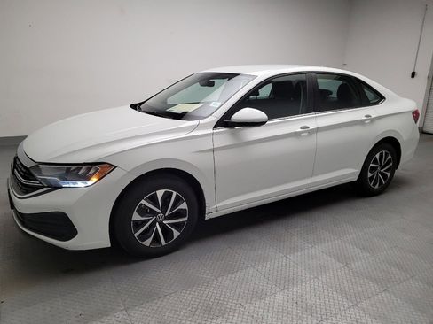 Used 2024 Volkswagen Jetta S image 2