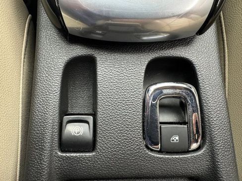 Used 2016 Buick Cascada Premium image 20