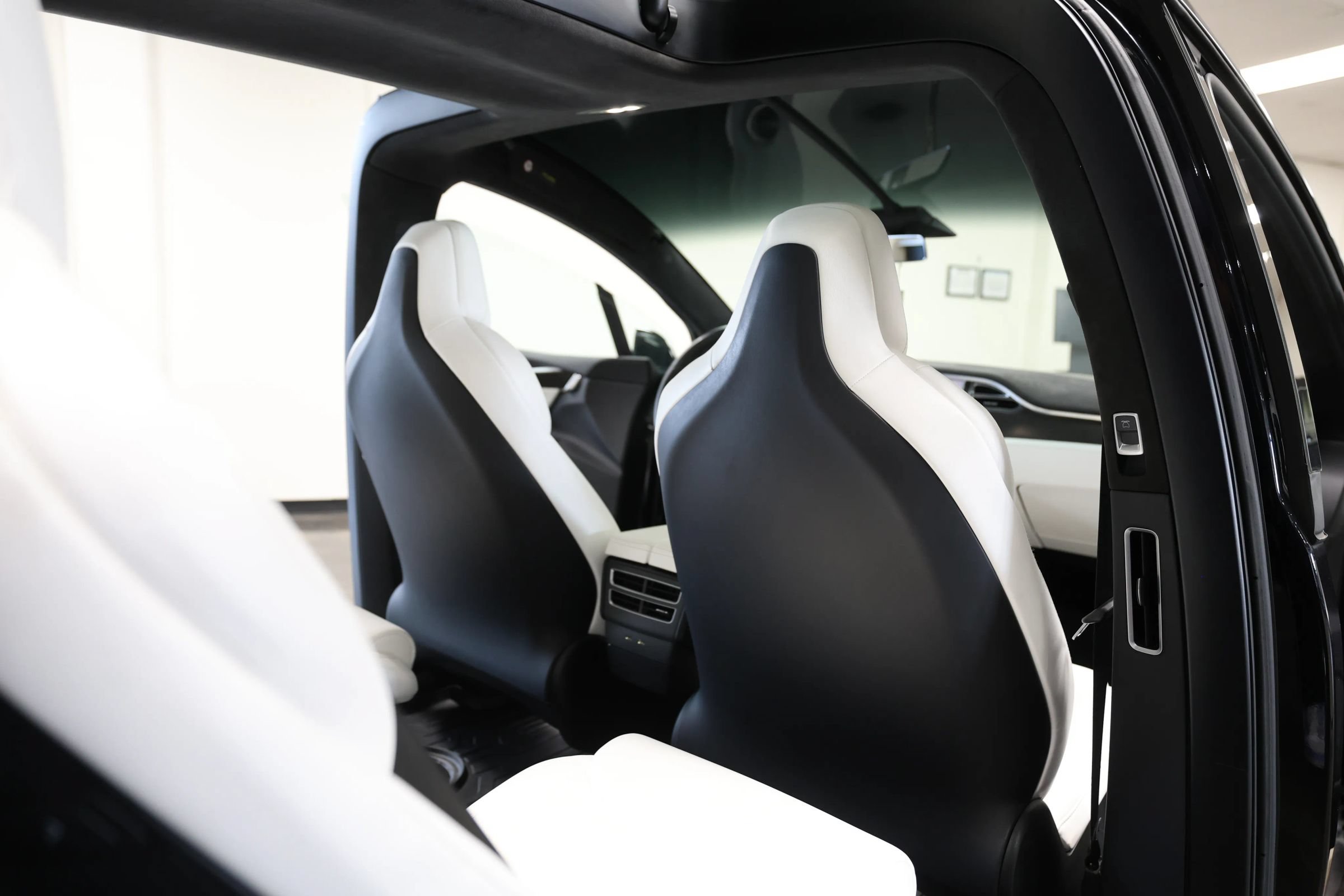 Used 2017 Tesla Model X 90D AWD/4WD image 41