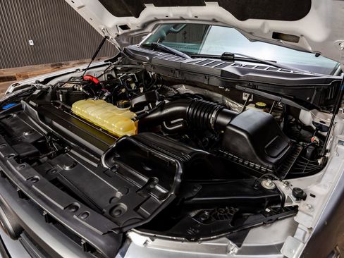 Used 2021 Ford F150 Lariat w/ Equipment Group 502A High image 39