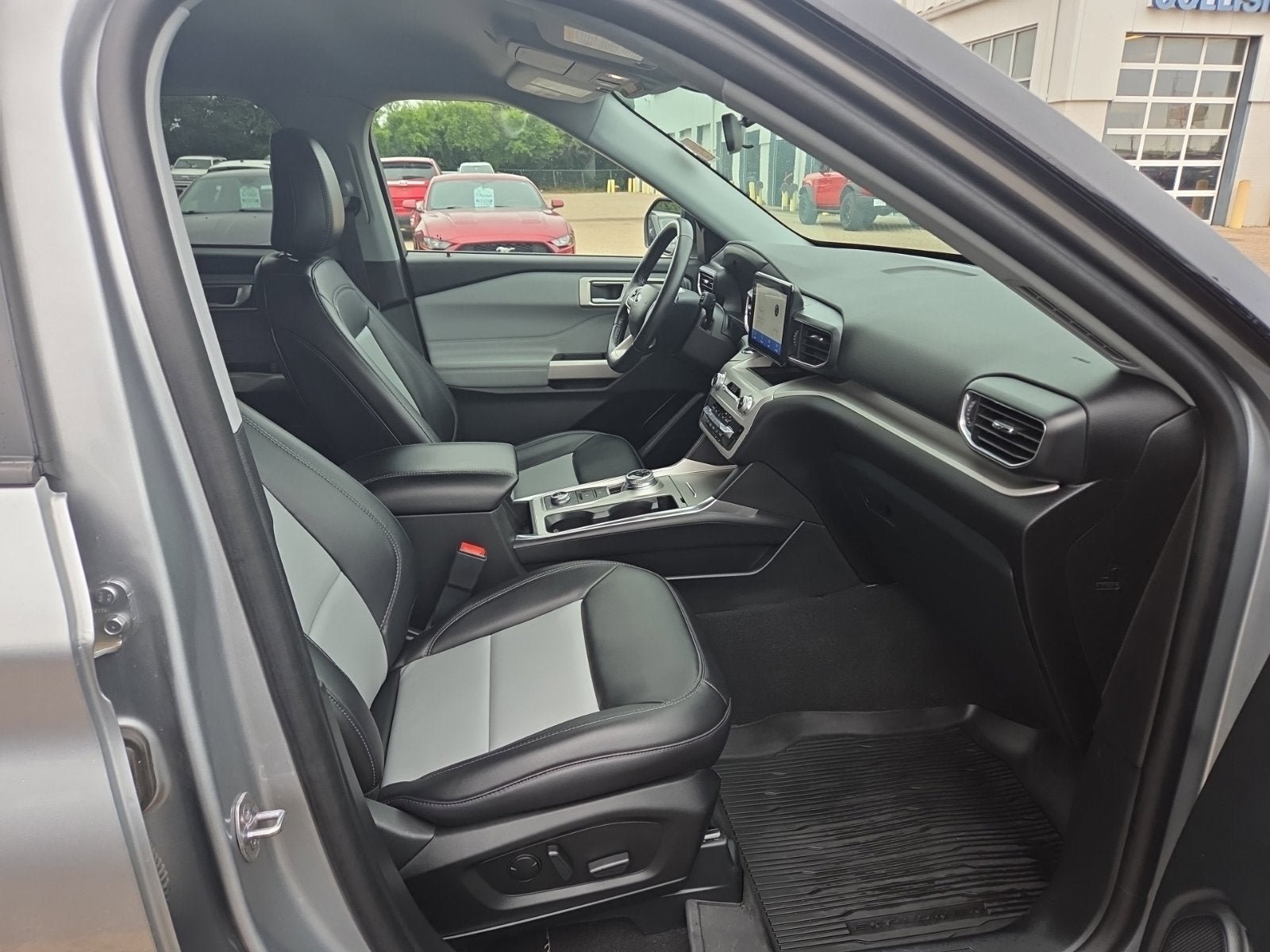 Certified 2023 Ford Explorer XLT w/ Equipment Group 202A AWD/4WD image 41