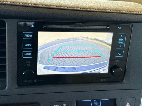 Used 2015 Toyota Sienna XLE w/ XLE Navigation Package image 21