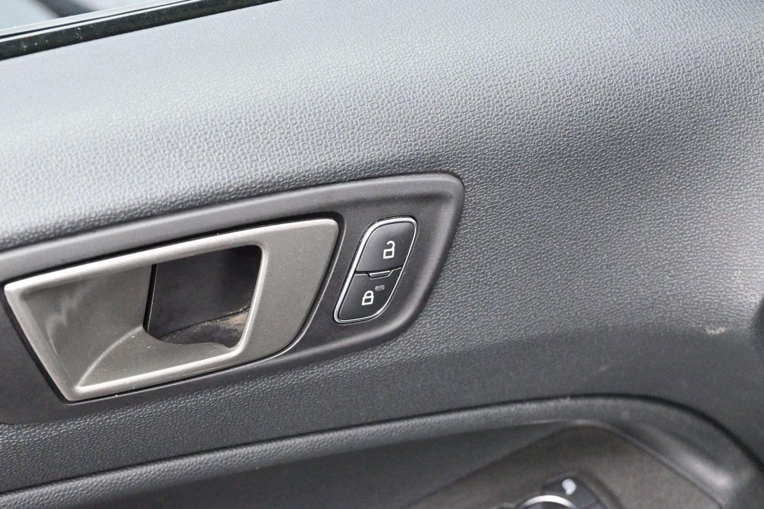 Used 2021 Ford EcoSport SE FWD image 10