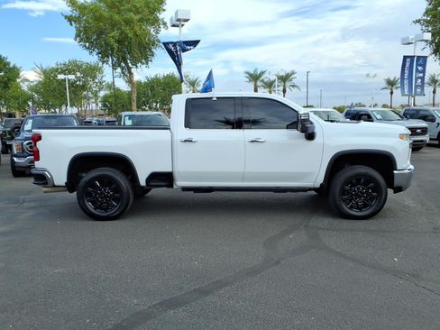 Used 2022 Chevrolet Silverado 2500 LTZ w/ LTZ Plus Package AWD/4WD image 3