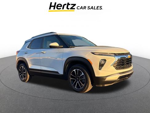 Used 2025 Chevrolet TrailBlazer LT image 1