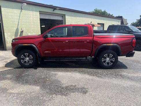 Used 2024 GMC Canyon AT4 w/ AT4 Premium Package AWD/4WD image 6