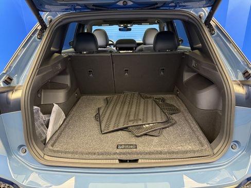 Certified 2025 Volkswagen Tiguan SE R-Line AWD/4WD image 27