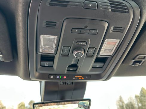 Used 2023 GMC Yukon XL Denali Ultimate image 16