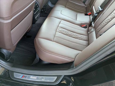 Used 2023 BMW M550i xDrive w/ Parking Assistance Package AWD/4WD image 17