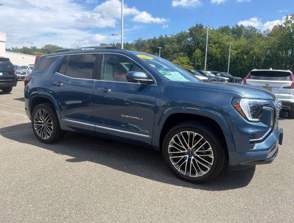 Used 2026 GMC Terrain Denali AWD/4WD image 5