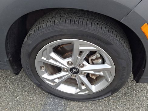 Used 2022 Hyundai Kona SEL w/ Convenience Package image 9