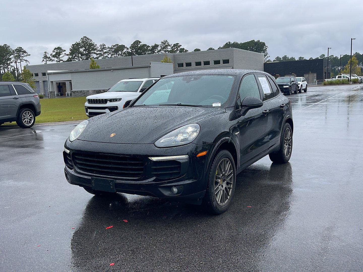 Used 2018 Porsche Cayenne S Platinum AWD/4WD image 3