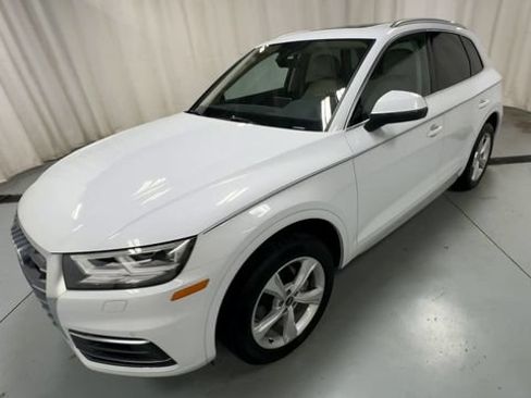 Used 2020 Audi Q5 2.0T Premium Plus w/ Premium Plus Package AWD/4WD image 4