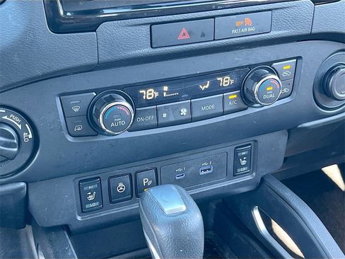 Used 2022 Nissan Frontier SV image 15