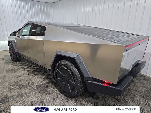 Used 2024 Tesla Cybertruck AWD Crew Cab image 11