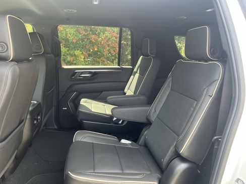 New 2025 Chevrolet Suburban Premier image 30