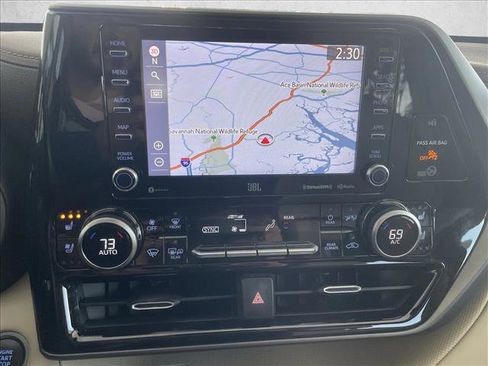 Used 2020 Toyota Highlander Limited image 15