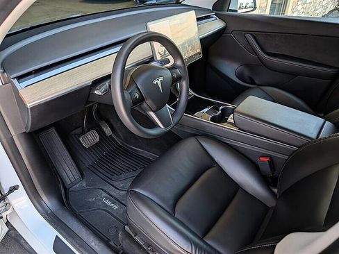 Used 2021 Tesla Model Y Long Range AWD/4WD image 2