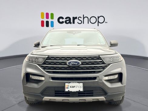 Used 2022 Ford Explorer XLT w/ Equipment Group 202A AWD/4WD image 8