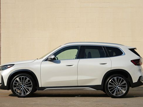 Used 2023 BMW X1 xDrive28i w/ Premium Package AWD/4WD image 8