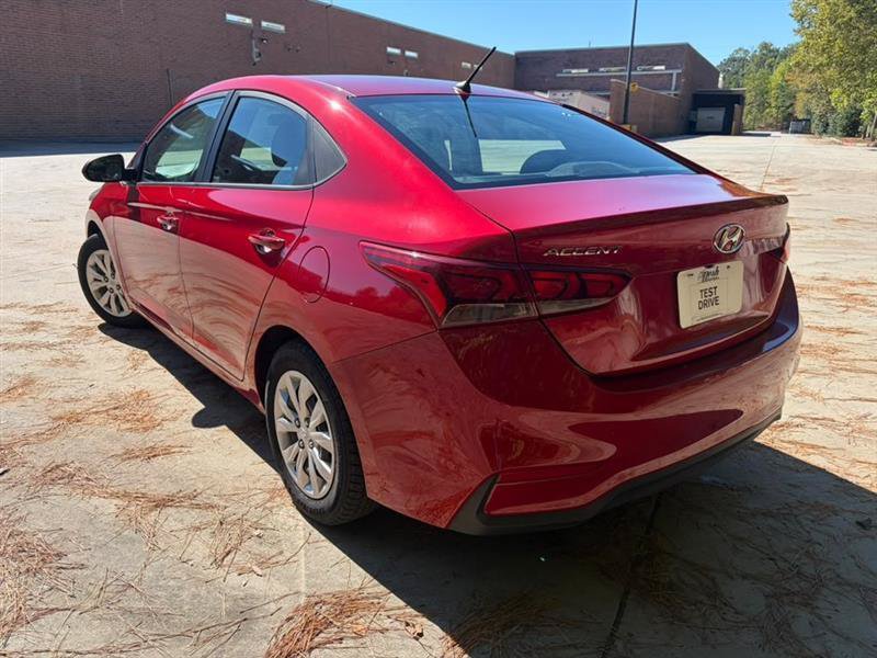 Used 2022 Hyundai Accent SE FWD image 4