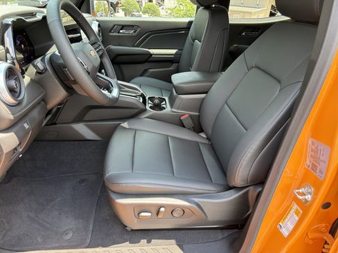 Used 2026 Chevrolet Colorado LT w/ LT Convenience Package AWD/4WD image 9