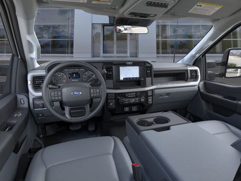 New 2025 Ford F550 4x4 Regular Cab Super Duty image 9
