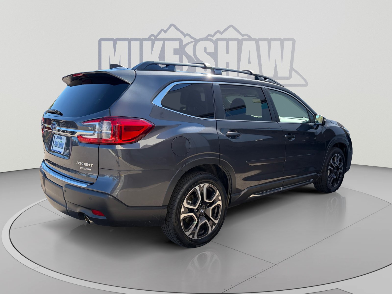 Used 2023 Subaru Ascent Limited w/ Technology Package AWD/4WD image 5