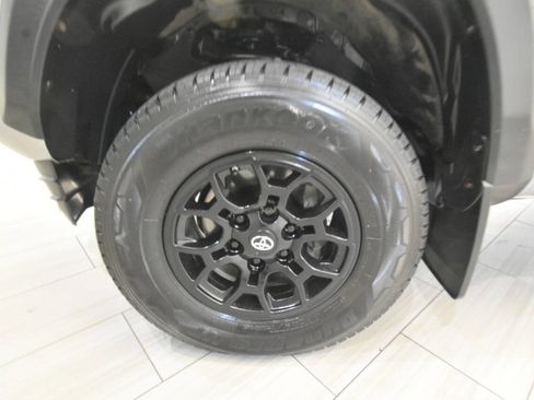 Used 2020 Toyota Tacoma SR w/ SX Package AWD/4WD image 10