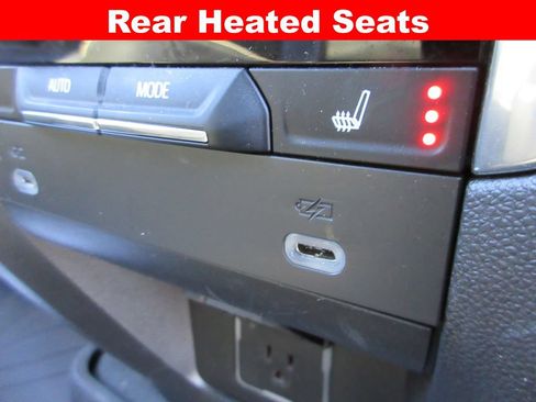 Certified 2024 Chevrolet Suburban Premier AWD/4WD image 27