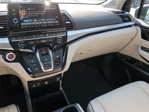 Certified 2025 Honda Odyssey Touring image 16
