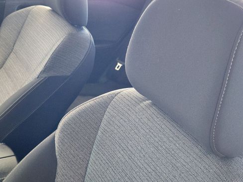 Used 2023 Nissan Rogue SV image 15