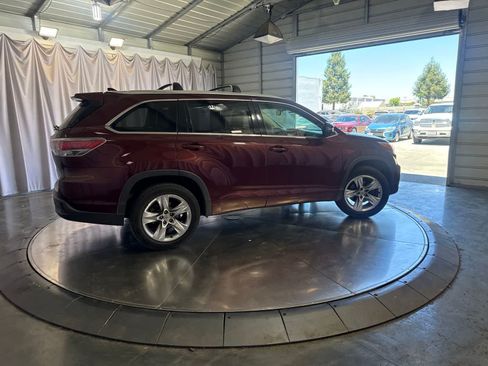 Used 2015 Toyota Highlander Limited FWD image 4