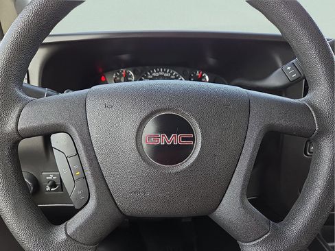 Used 2017 GMC Savana 3500 LT w/ LT Preferred Equipment Group image 24