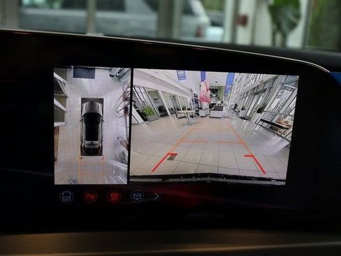 New 2026 Cadillac Lyriq V image 21