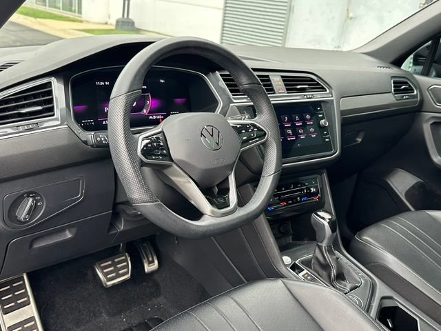 Certified 2024 Volkswagen Tiguan SE R-Line AWD/4WD image 31