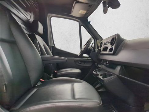 Used 2021 Mercedes-Benz Sprinter 2500 image 17