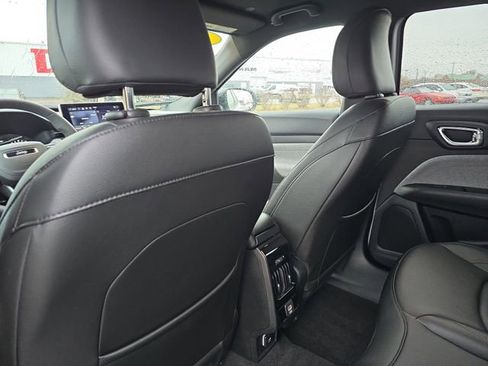 Certified 2024 Jeep Compass Latitude image 25