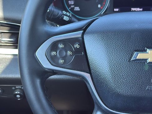 Used 2023 Chevrolet Traverse LT image 19