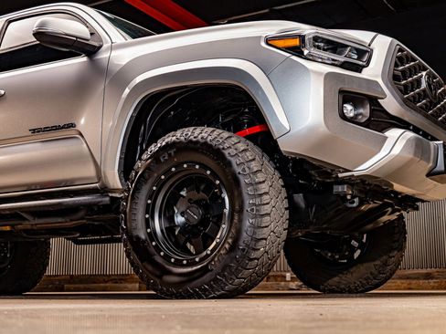 Used 2023 Toyota Tacoma TRD Sport image 10