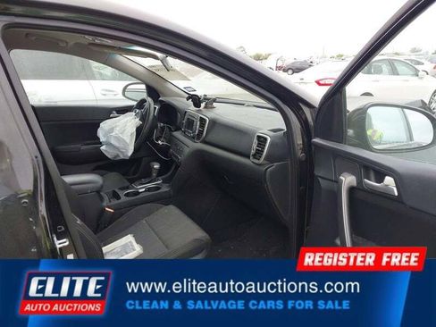 Used 2017 Kia Sportage LX image 9