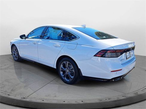 Certified 2025 Honda Accord EX-L image 4