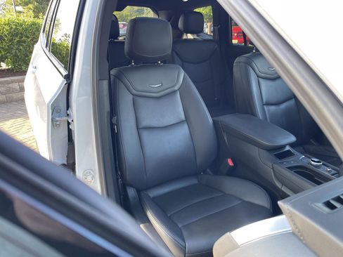 Used 2024 Cadillac XT6 Sport w/ Technology Package AWD/4WD image 39